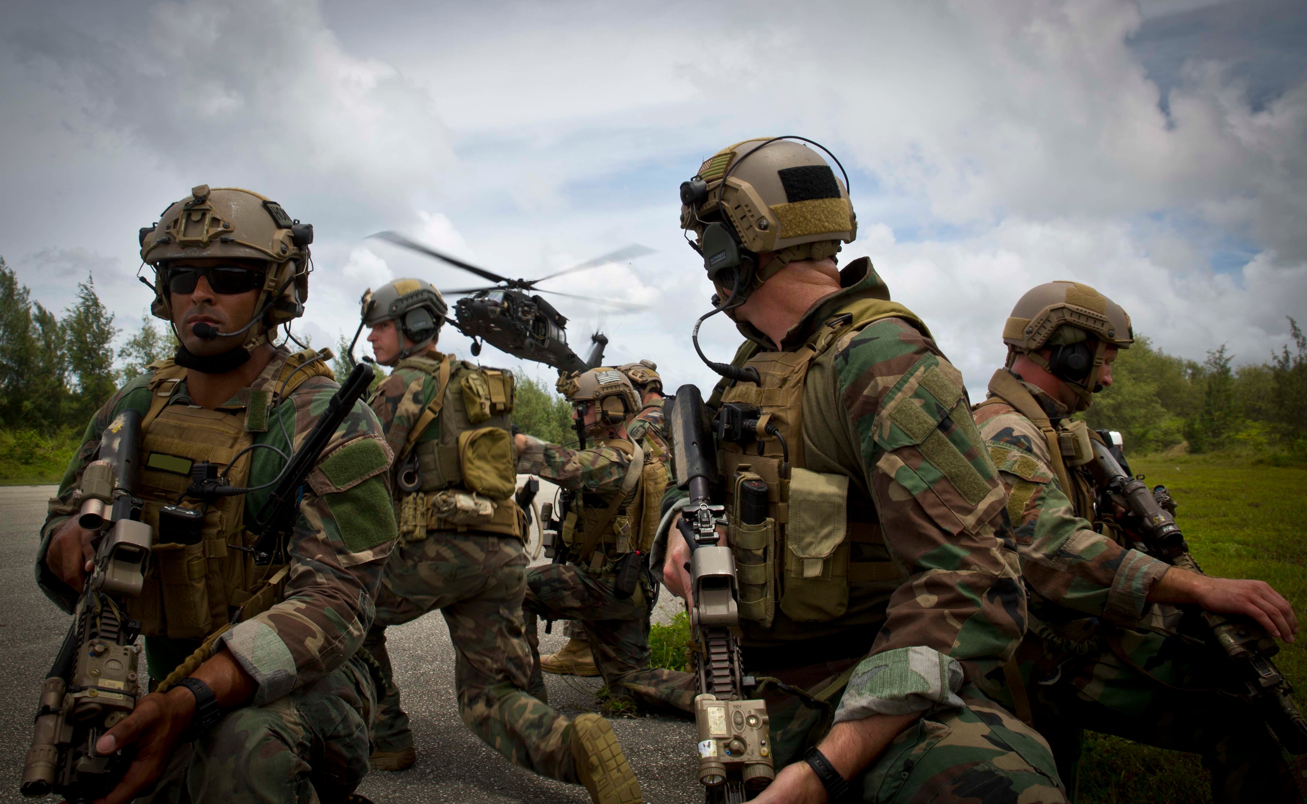 U.S. Marines with the 1st Raider Battalion Multiple Service Operation Test (MSOT) 8123, conducted vehicle interdiction with the 160th Special Operations Aviation Regiment (SOAR). The raiders conduct exercises to sustain and improve MSOT's abilities. (U.S. Marine Corps photo by Lance Cpl. Jacob Snouffer/Released)