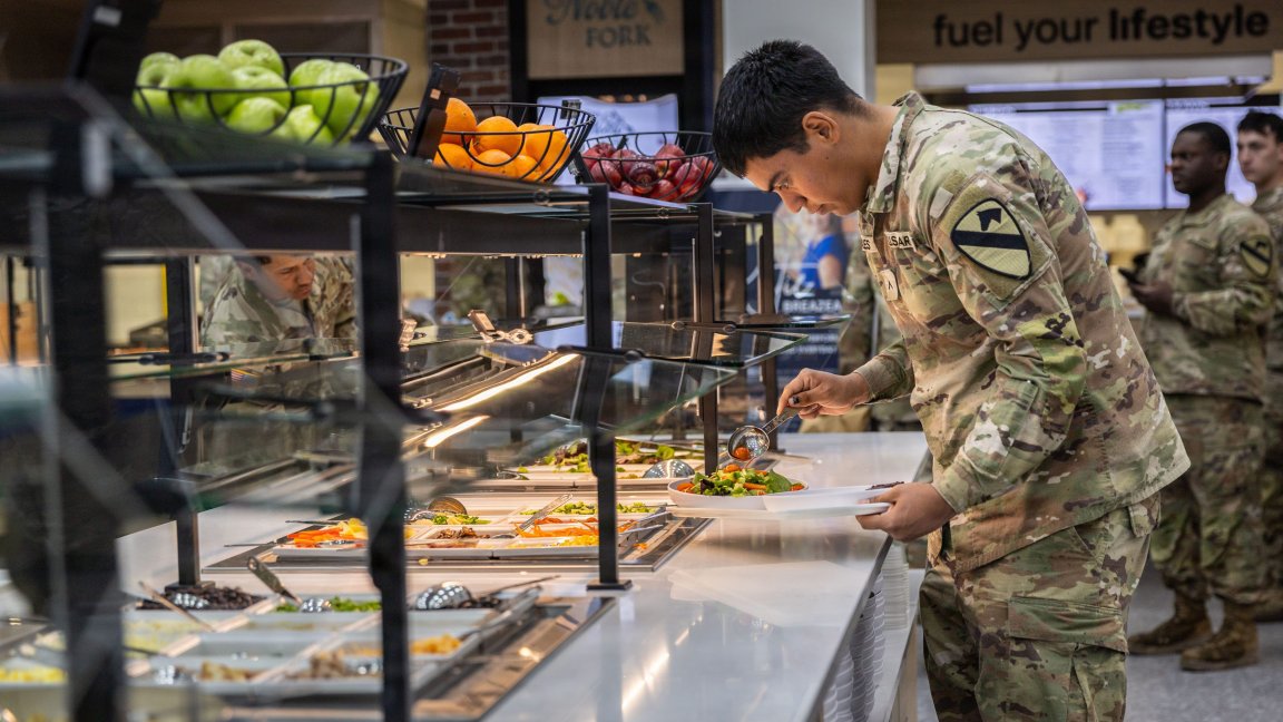 42 Bistro held a soft opening just before the grand opening on February 18. Soldiers were able to come into the Campus-Style Dining Venue (CSDV) and test the food, atmosphere, and how to pay, whether that be through their CAC for soldiers living in the barracks or a la carte for all other patrons and visitors. The CSDV pilot transforms the way the Army fuels its soldiers by leveraging industry experts’ experience to operate restaurants on installations that offer more food options, better service, ambiance and hours. Fort Hood is the first CSDV pilot location to open.